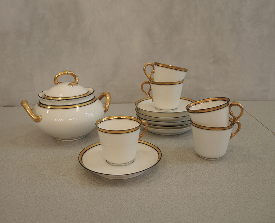 Ancienne Partie de Service à Café en Porcelaine 13 pcs