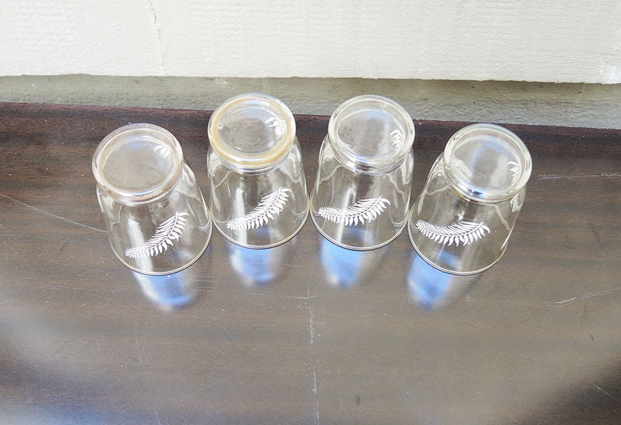 4 Anciens Verres Droits Motif Plume H 8 cm